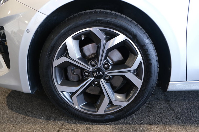 Vehicle Image 17