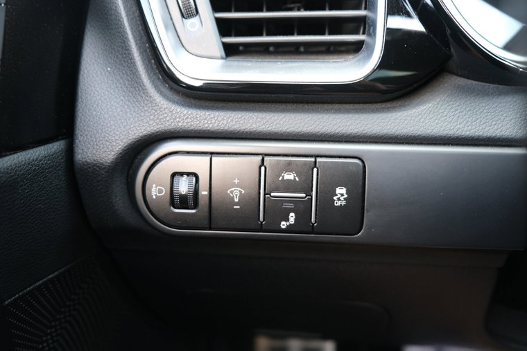 Vehicle Image 25