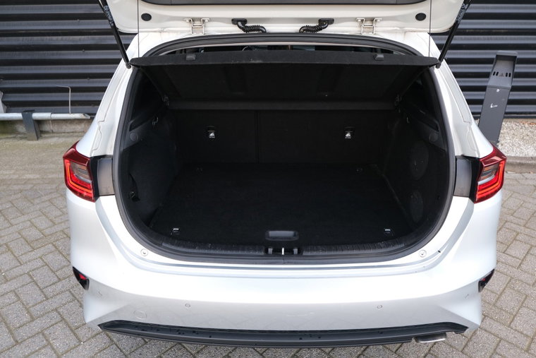 Vehicle Image 32
