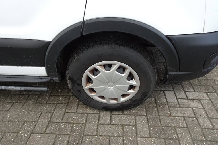 Vehicle Image 30