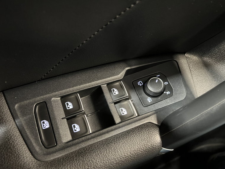 Vehicle Image 40
