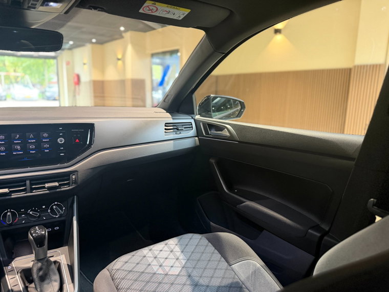 Vehicle Image 39