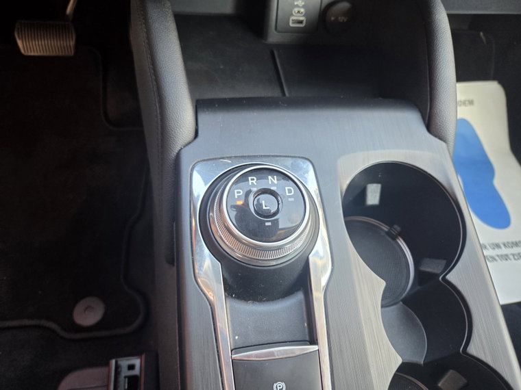 Vehicle Image 24
