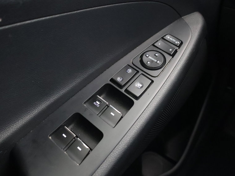 Vehicle Image 24