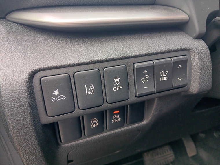 Vehicle Image 25