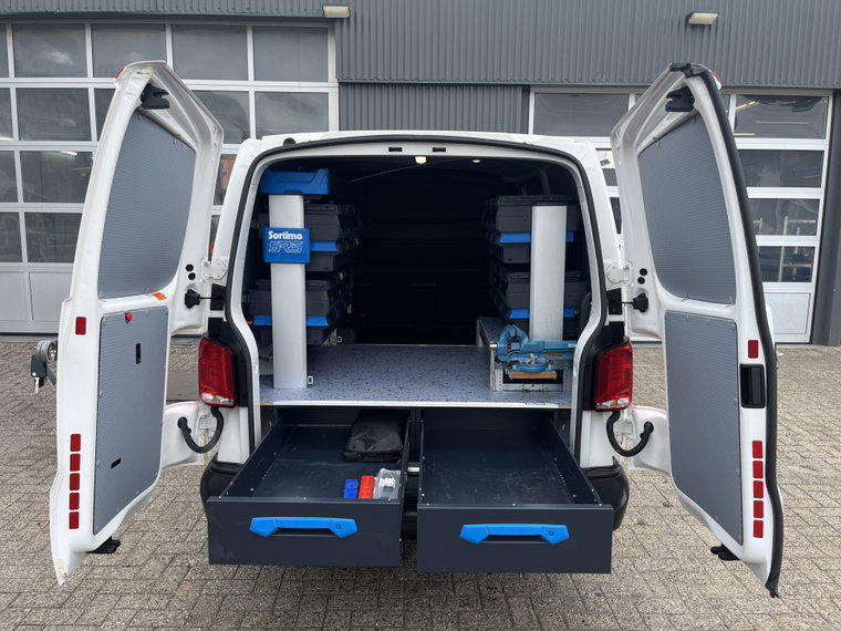 Vehicle Image 17