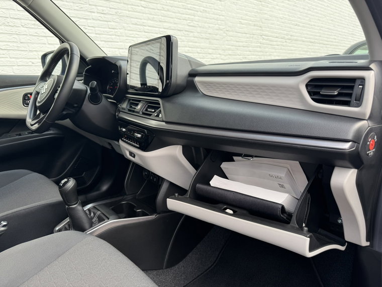 Vehicle Image 35