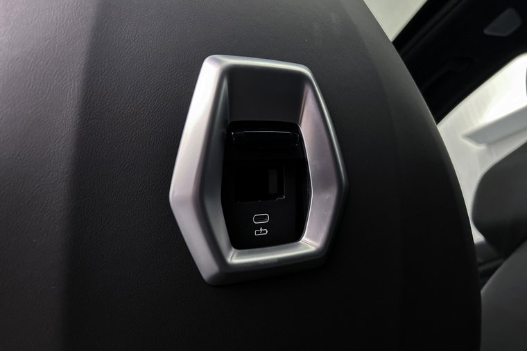Vehicle Image 33