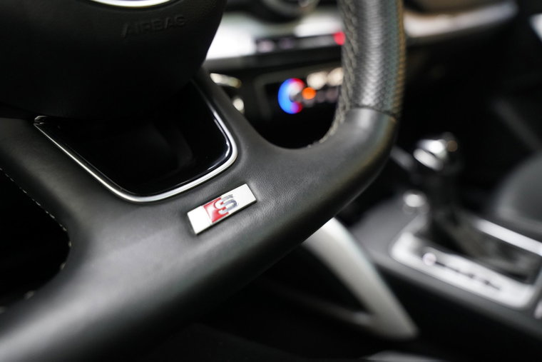 Vehicle Image 18
