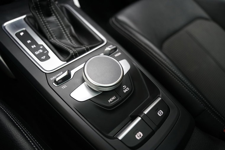 Vehicle Image 30