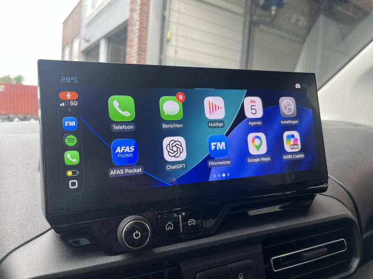 Vehicle Image 35