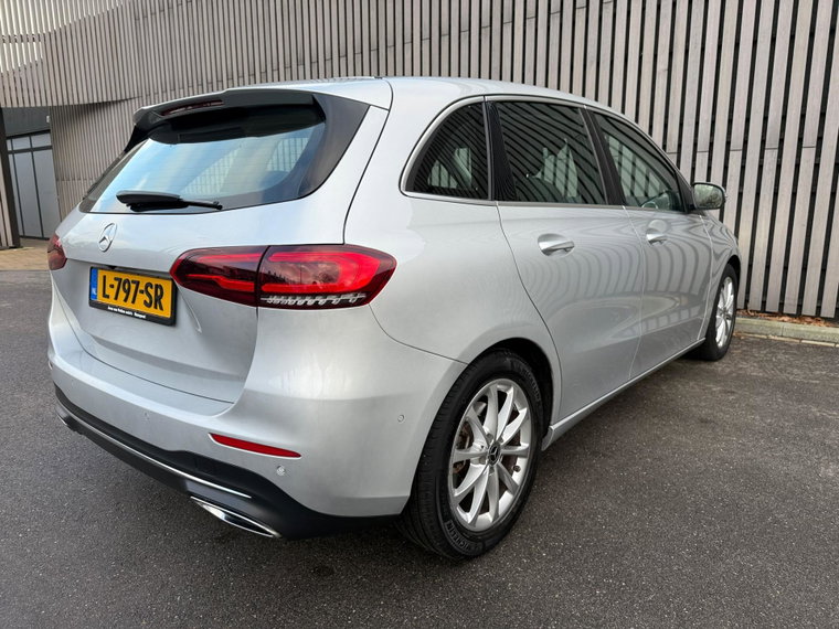 Vehicle Image 28