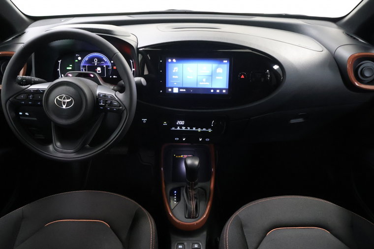 Vehicle Image 6
