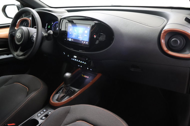 Vehicle Image 11
