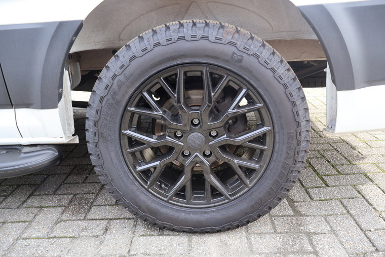 Vehicle Image 35