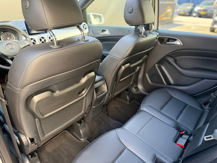 Vehicle Image 36