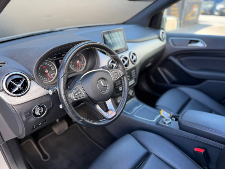 Vehicle Image 37