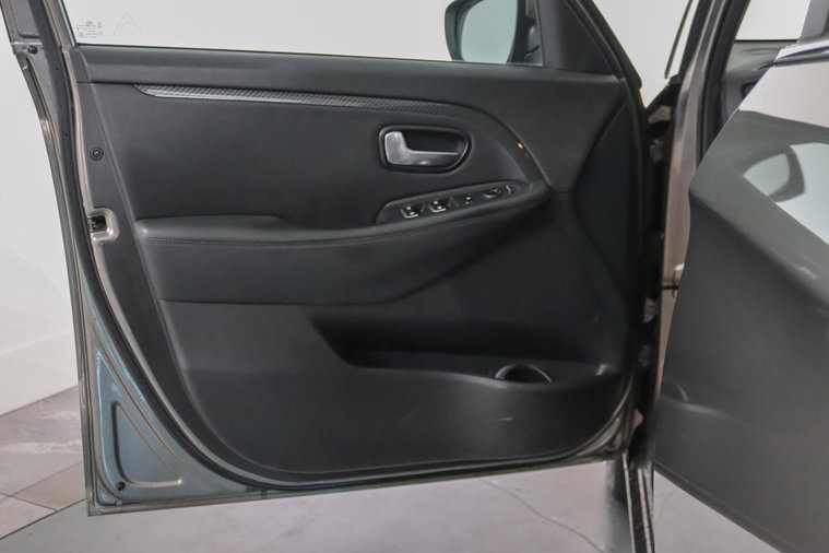 Vehicle Image 22