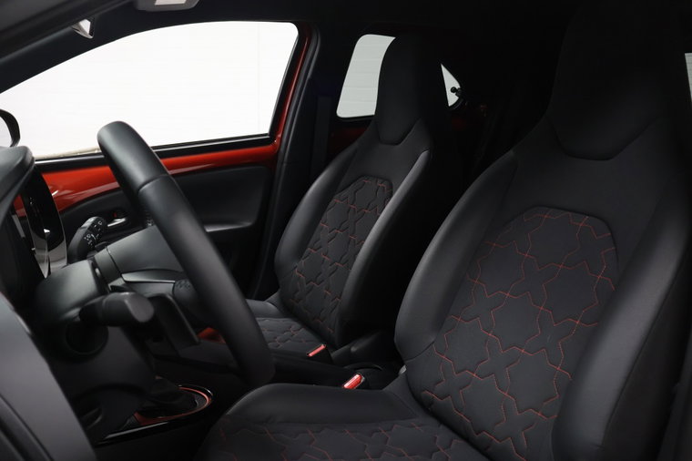 Vehicle Image 7