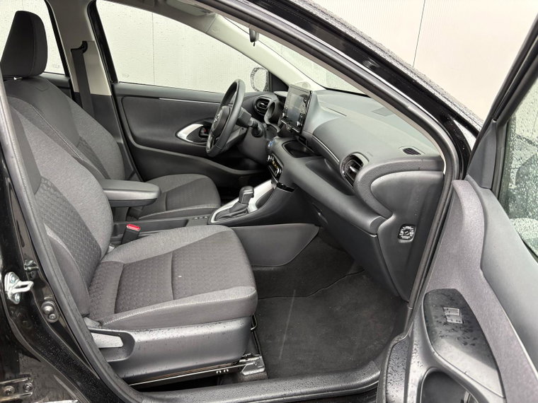 Vehicle Image 11