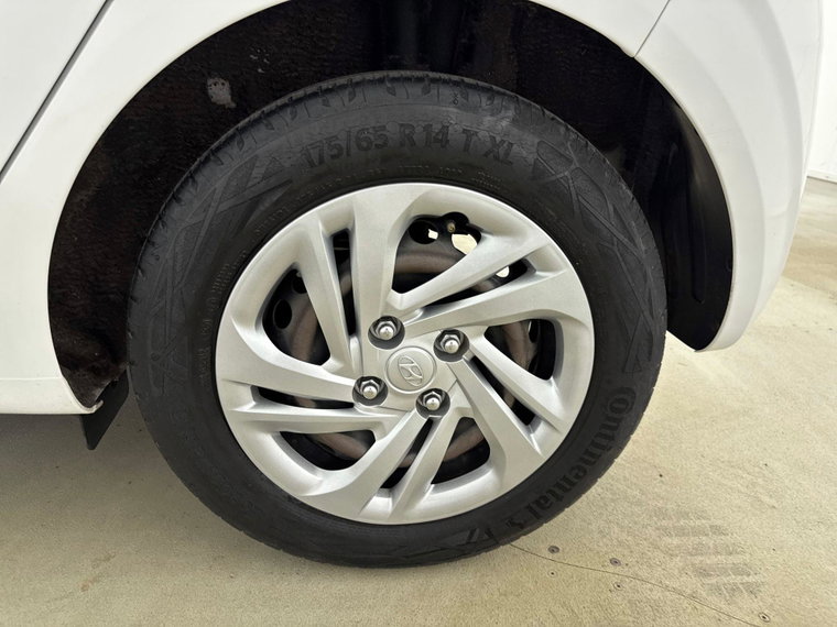 Vehicle Image 30