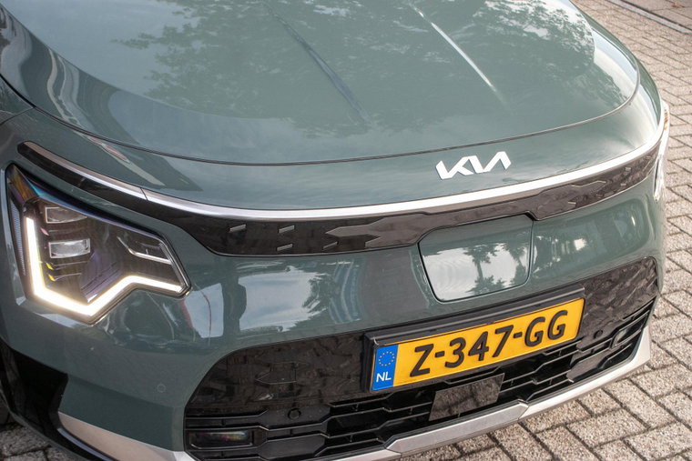 Vehicle Image 25