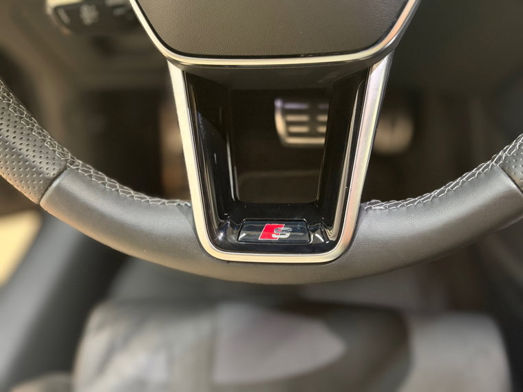 Vehicle Image 37