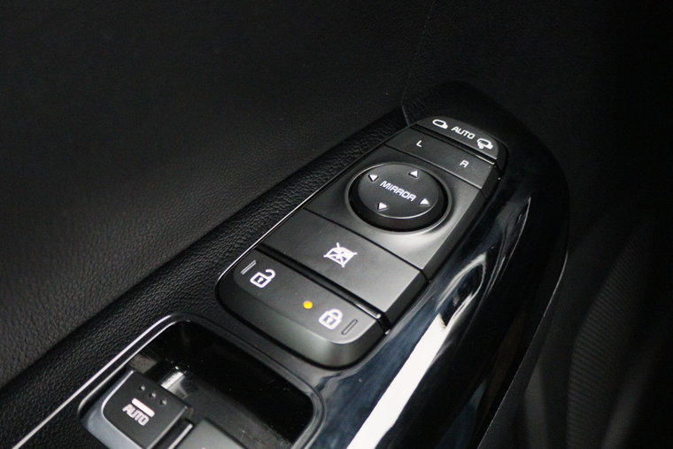 Vehicle Image 33
