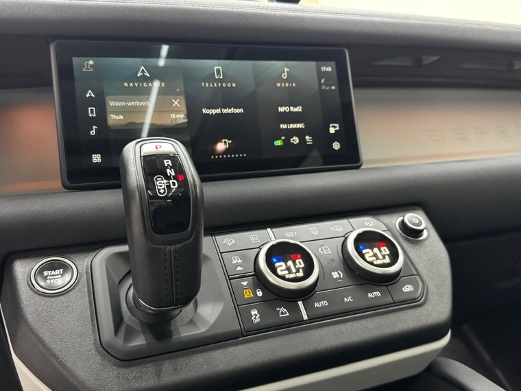 Vehicle Image 32