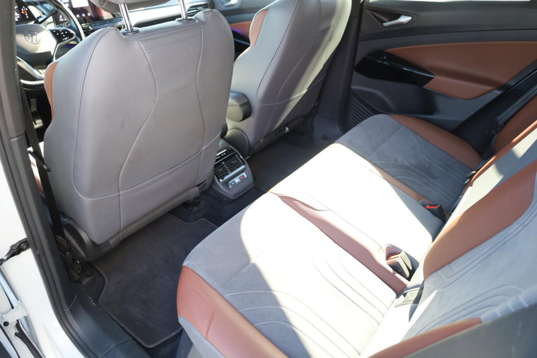 Vehicle Image 36