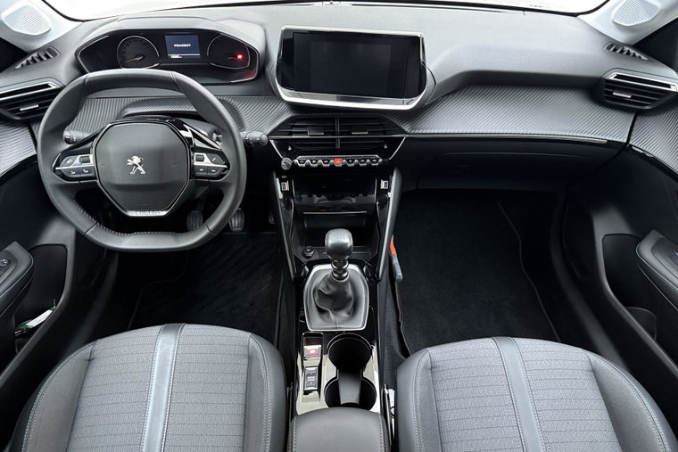 Vehicle Image 16