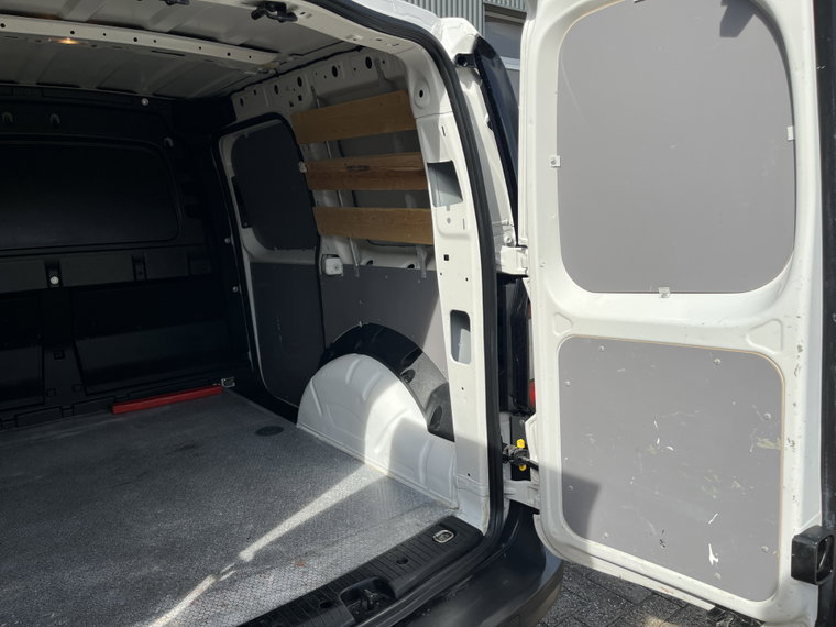 Vehicle Image 17