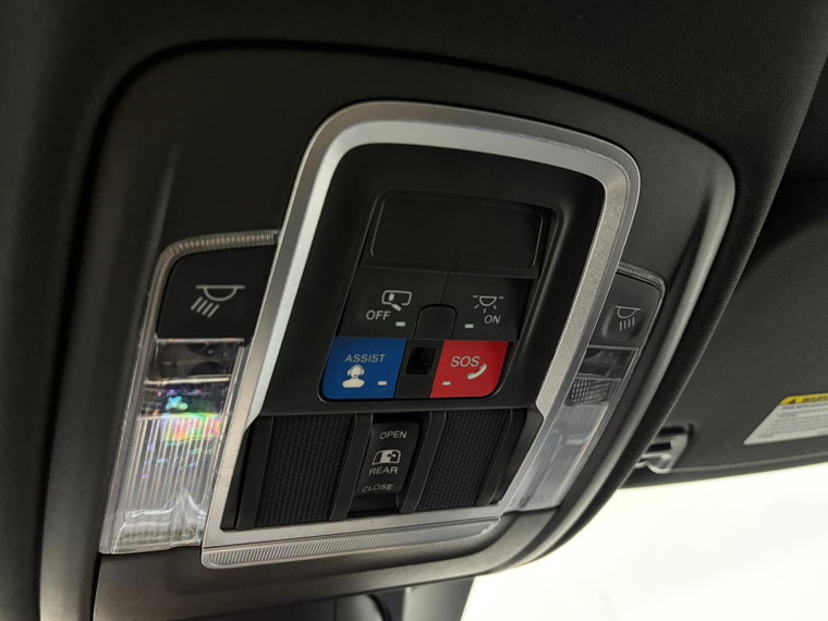 Vehicle Image 32