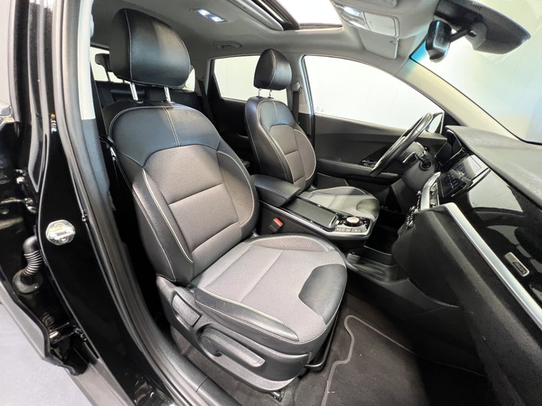 Vehicle Image 35