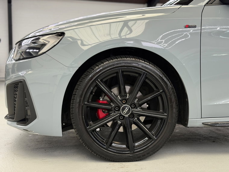 Vehicle Image 31