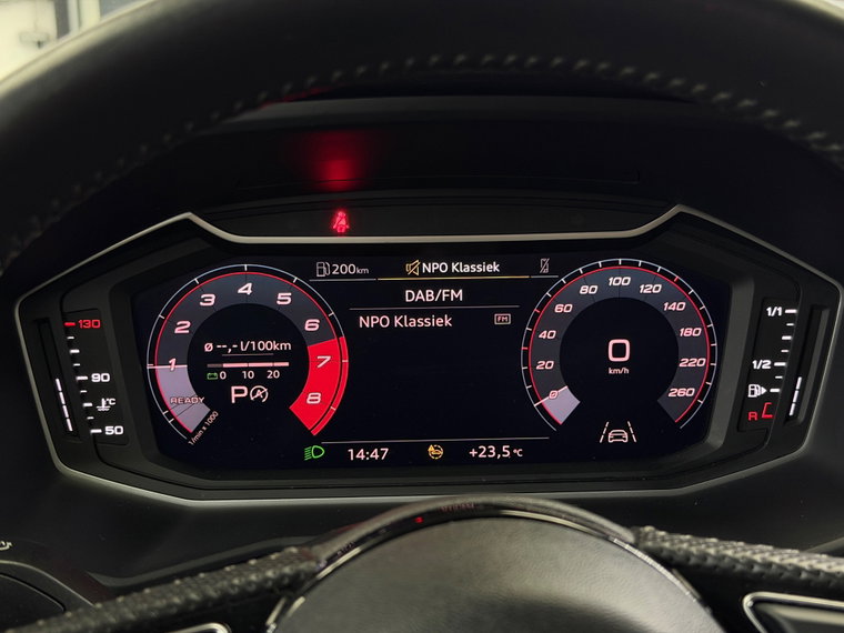 Vehicle Image 32