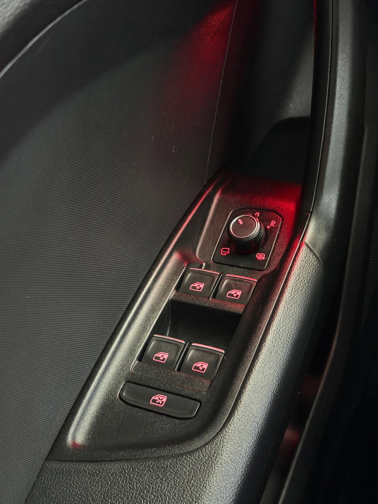 Vehicle Image 33