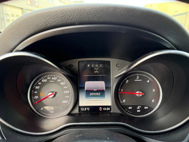 Vehicle Image 16