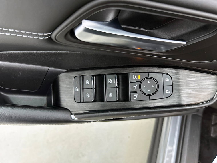 Vehicle Image 33