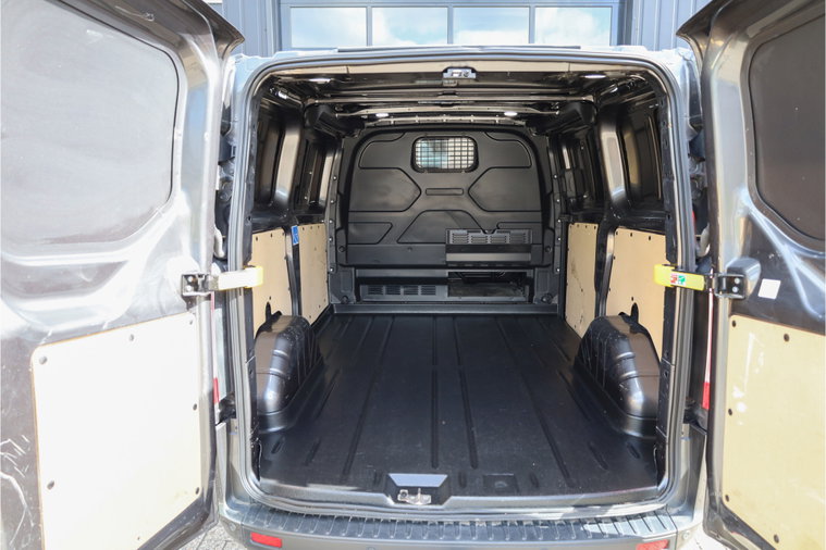 Vehicle Image 17
