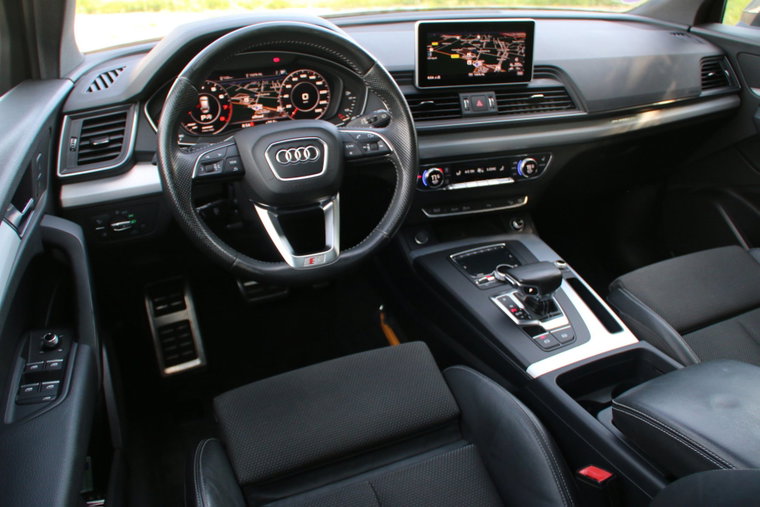 Vehicle Image 9