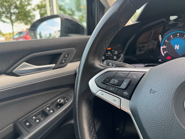 Vehicle Image 38