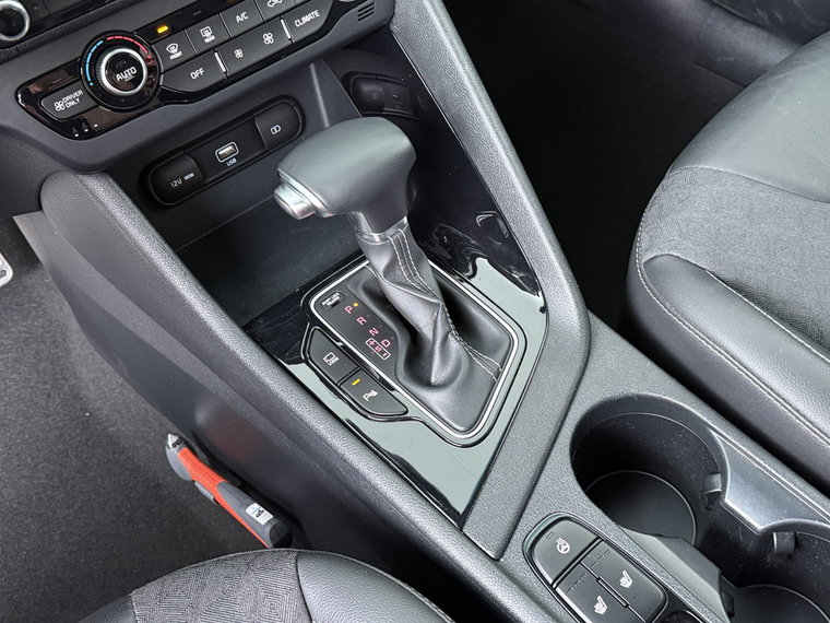 Vehicle Image 32