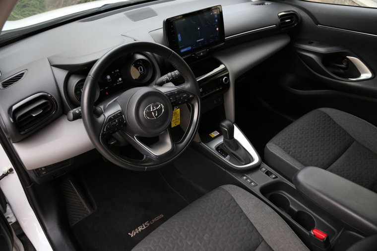 Vehicle Image 6