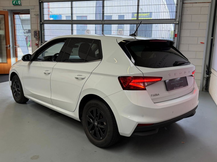 Vehicle Image 12