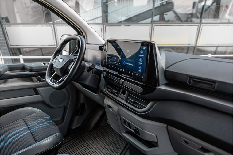 Vehicle Image 12