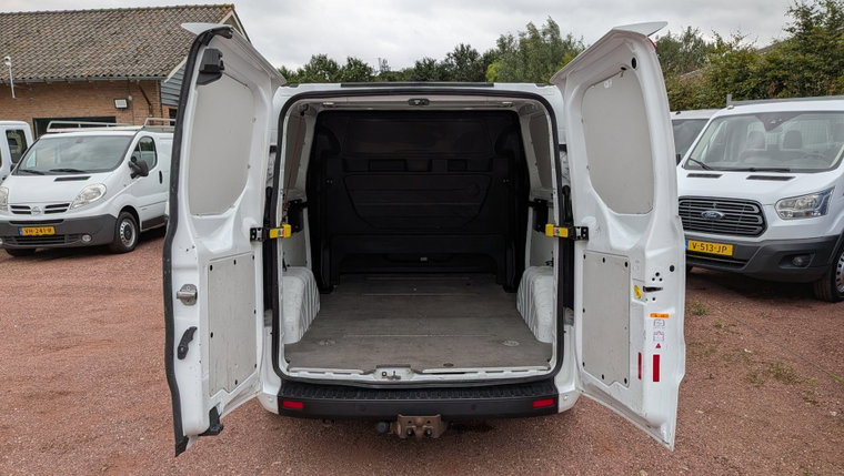 Vehicle Image 16