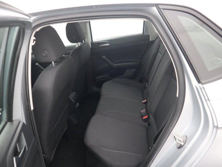 Vehicle Image 32