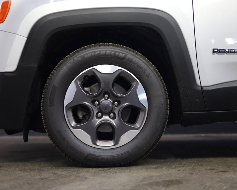 Vehicle Image 17