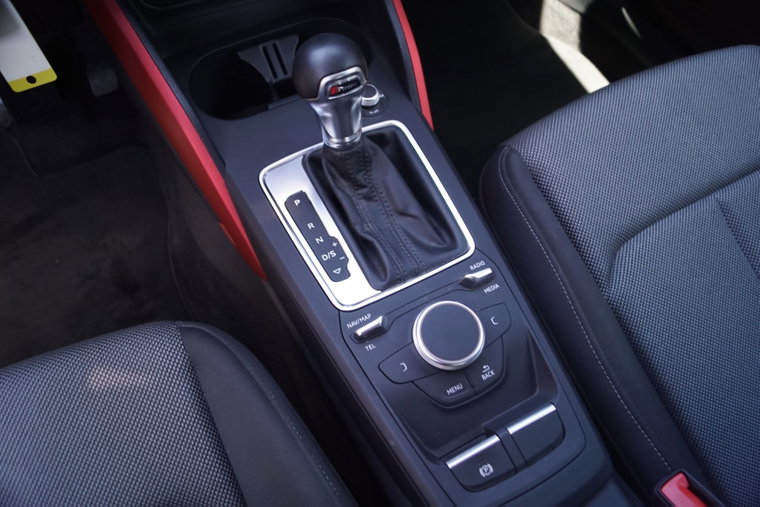 Vehicle Image 18